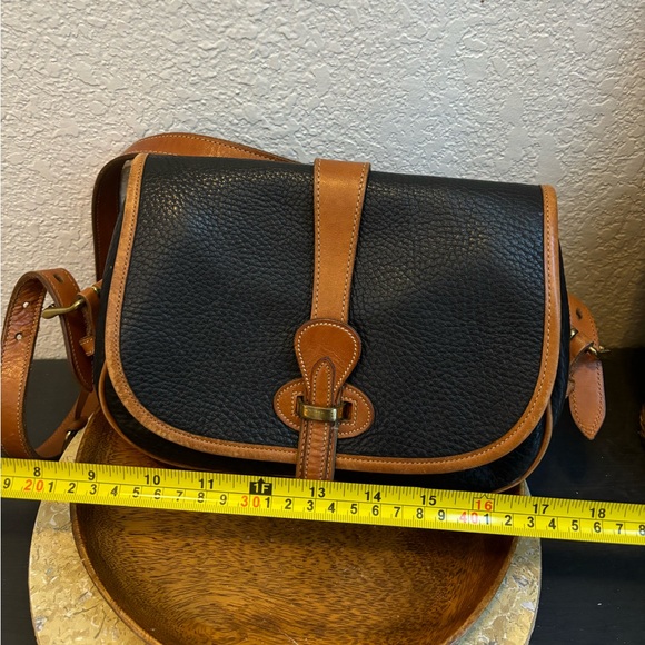 Vintage Dooney and Bourke Crossbody - Picture 2 of 16